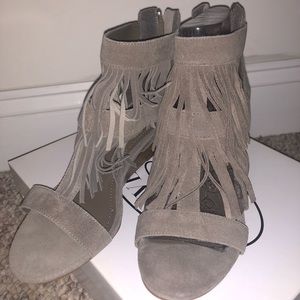 BRAND NEW Steve Madden fringe sandal